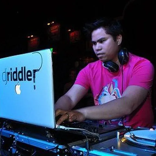 Portrait of DJ Riddler