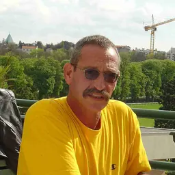 Portrait of Amnon Krauz