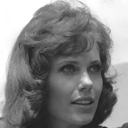 Portrait of Lyn Peters