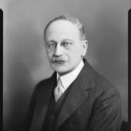 Portrait of Laurie Magnus