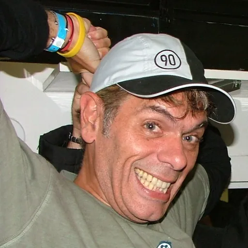 Portrait of Roger Moreira