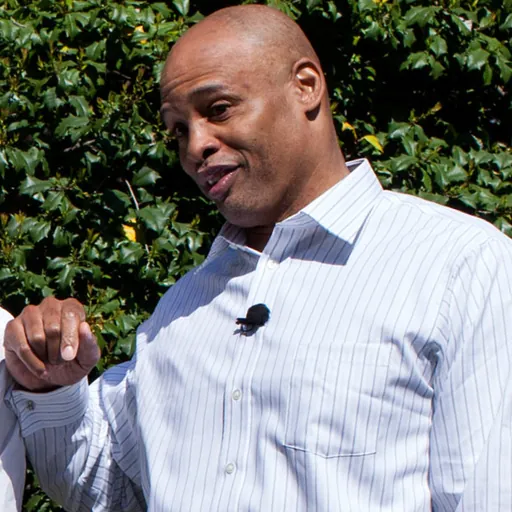 Portrait of Clark Kellogg