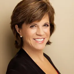 Portrait of Maggie Roswell