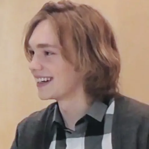 Portrait of Charlie Plummer