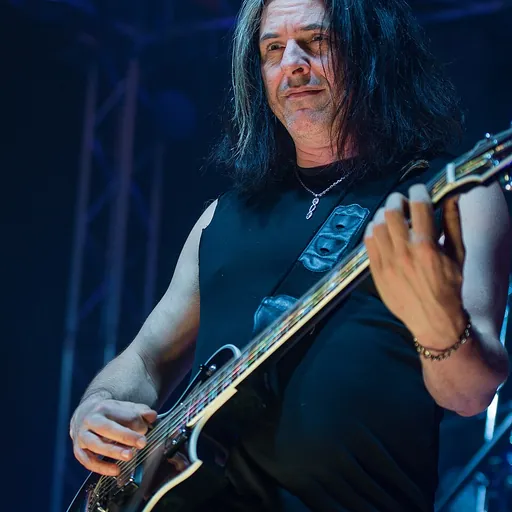 Portrait of Alex Skolnick