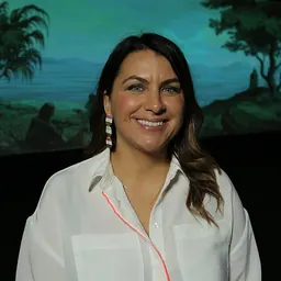 Portrait of Julie Nagam