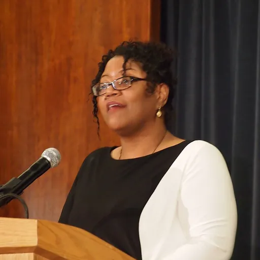 Portrait of Honorée Fanonne Jeffers