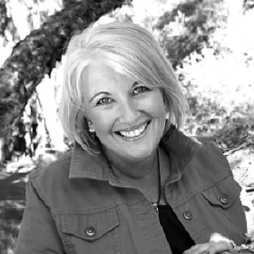 Portrait of Libby Lyons