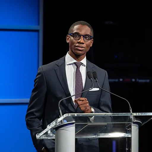 Portrait of Justin Bibb