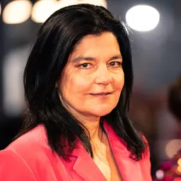 Portrait of Jasmin Tabatabai