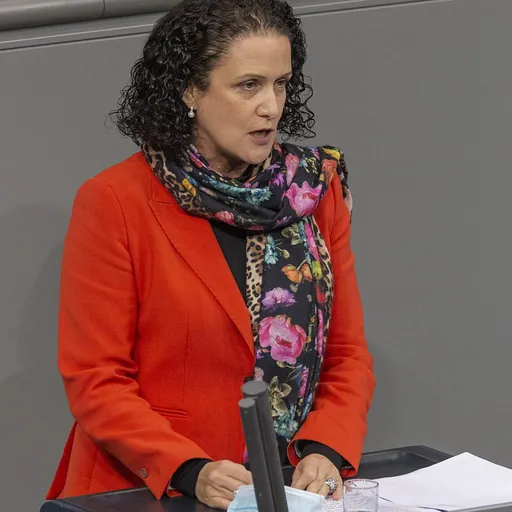Portrait of Nicole Höchst