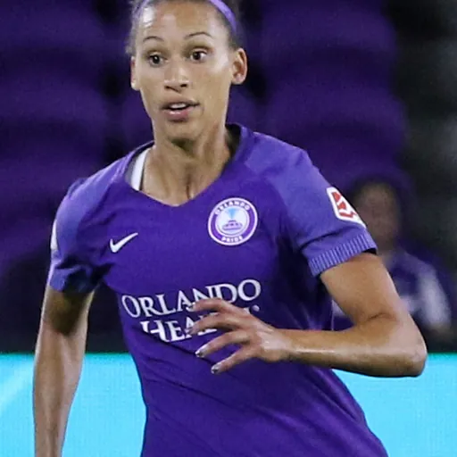 Portrait of Kristen Edmonds