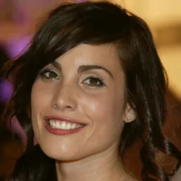 Portrait of Carly Pope