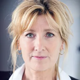 Portrait of Ariane Schluter