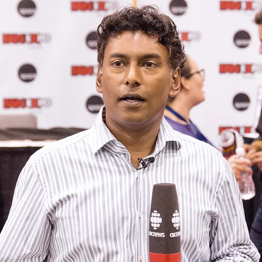 Portrait of Ian Hanomansing