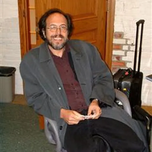 Portrait of Lee Smolin