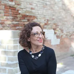 Portrait of Salma Samar Damluji