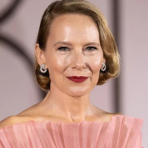 Portrait of Amy Ryan