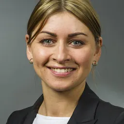 Portrait of Laura Hopmann