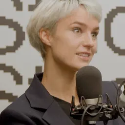 Portrait of Amanda Collin
