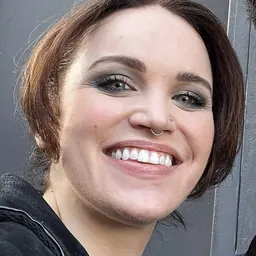 Portrait of Lindsay Pearce