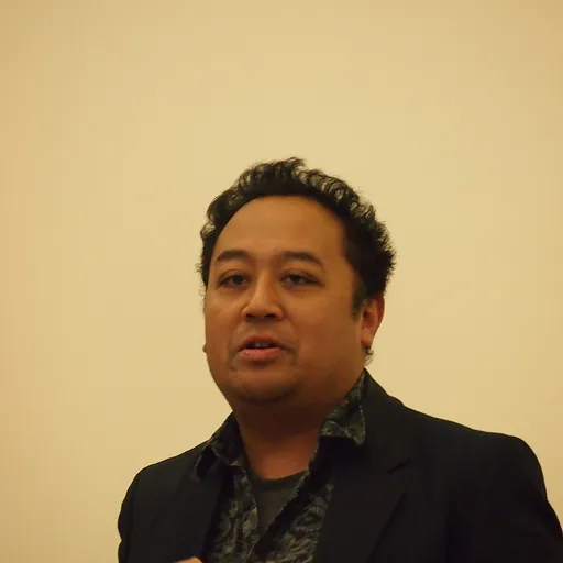 Portrait of Regie Cabico