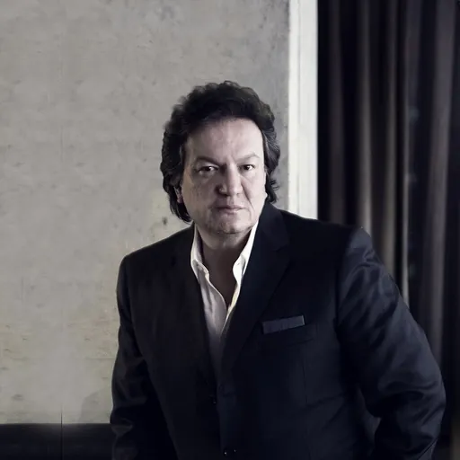 Portrait of Emre Arolat