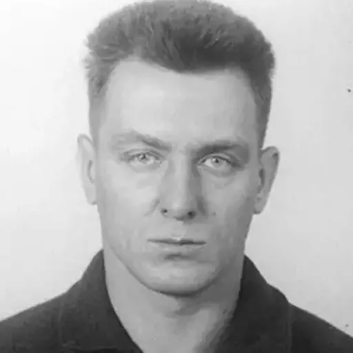 Portrait of Tony Chebatoris
