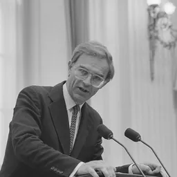 Portrait of Onno Ruding