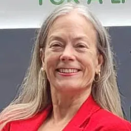 Portrait of Colleen Hardwick