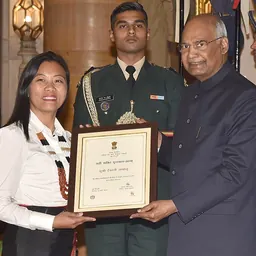 Portrait of Hekani Jakhalu