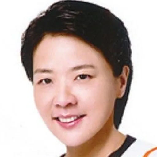 Portrait of Vivian Huang
