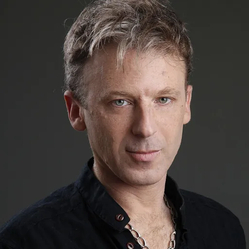 Portrait of Daniel Landau