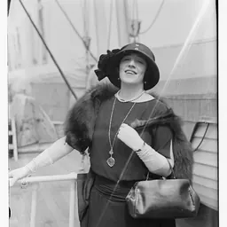 Portrait of Leonore Harris