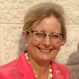 Portrait of Deirdre Macnab