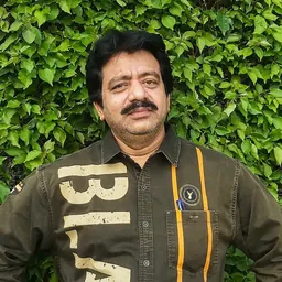 Portrait of Dr Rafeeq Saudagar