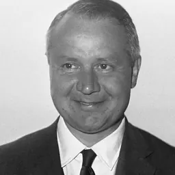 Portrait of J. William Middendorf II