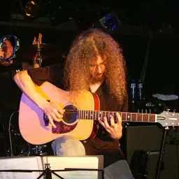 Portrait of Guthrie Govan