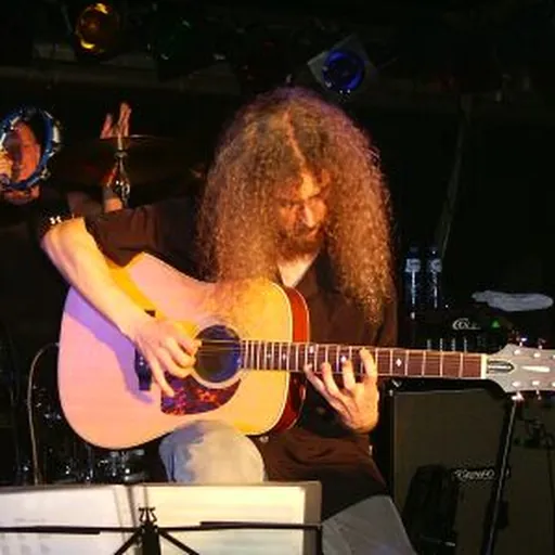 Portrait of Guthrie Govan