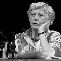 Portrait of Sue Glover