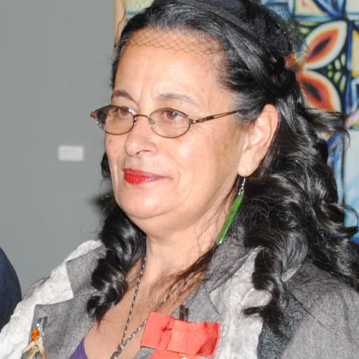 Portrait of Cathy Dewes