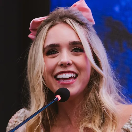 Portrait of Jenna Davis