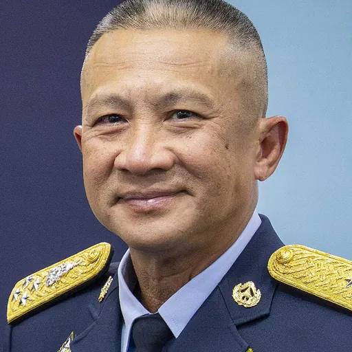 Portrait of Songwit Noonphukdi
