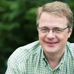 Portrait of Lutz Feld
