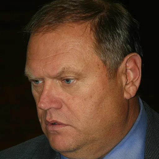 Portrait of Tom Bakk