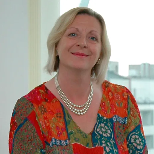 Portrait of Linda Fabiani