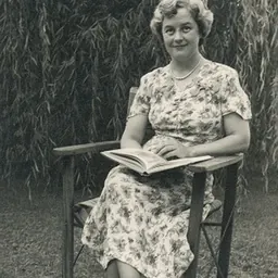 Portrait of Mavis Thorpe Clark