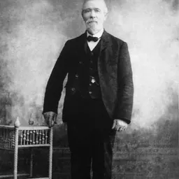 Portrait of Mark Walker