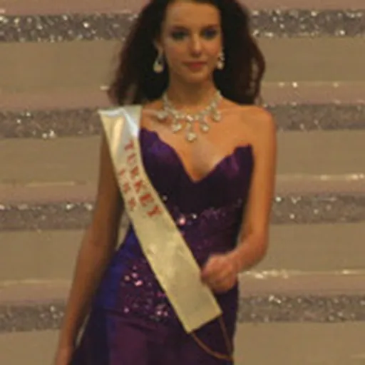 Portrait of Selen Soyder