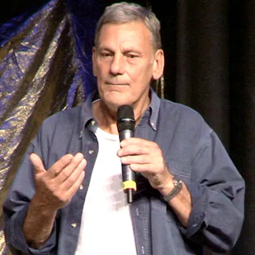 Portrait of Jeffrey Thomas